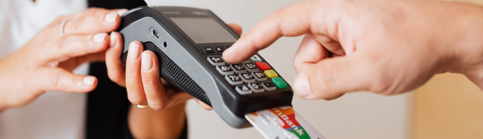 customer using paymenet machine